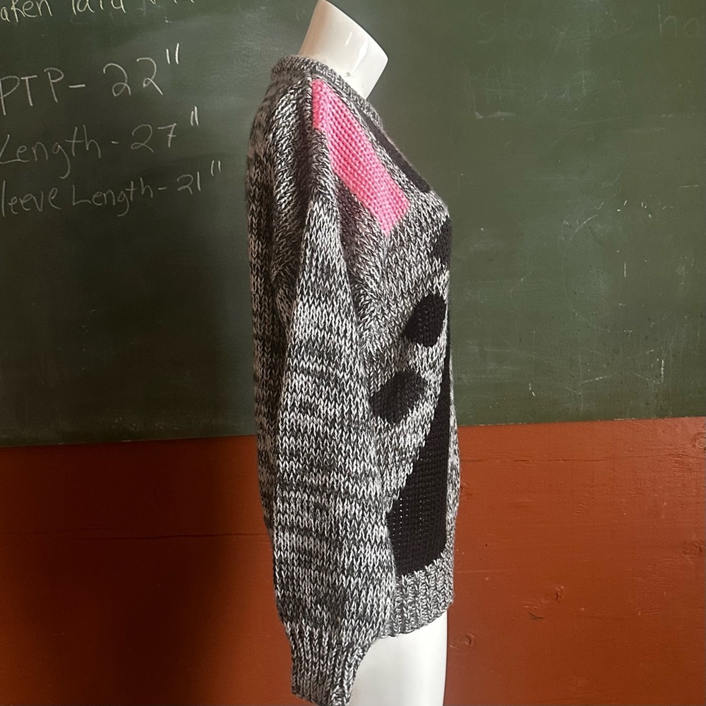 Vintage Abstract Gray and Pink Sweater - Picture 6 of 9